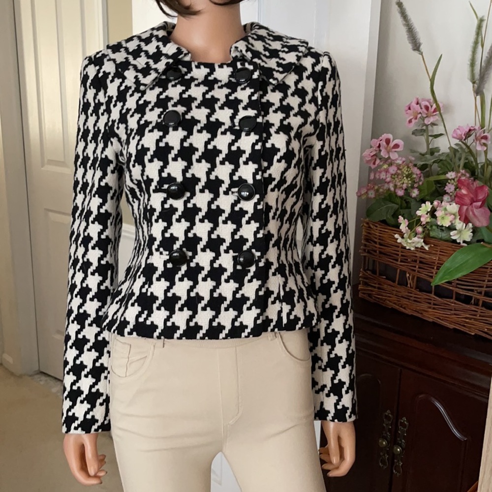 White House Black Market double breasted houndstooth cropped jacket - Picture 4 of 16